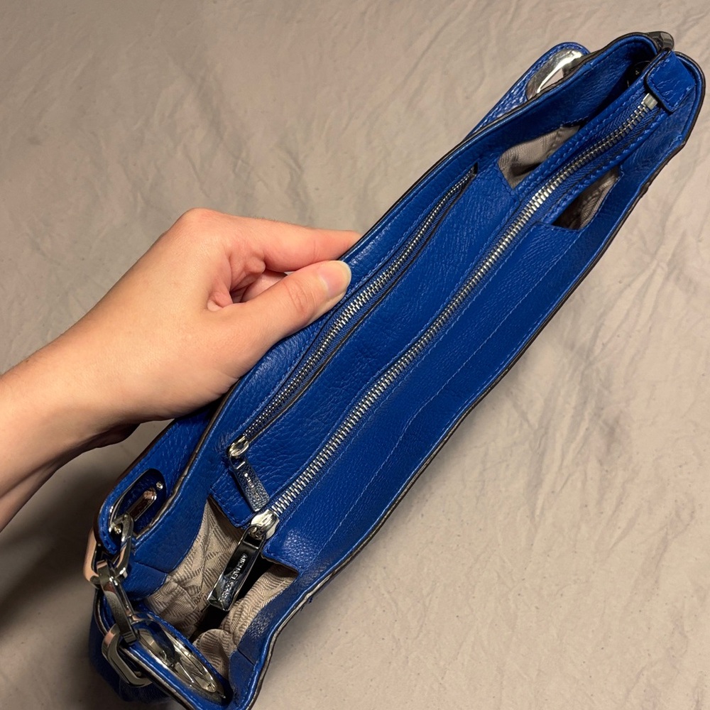 Michael Kors Vibrant Blue Shoulder Bag - Picture 4 of 12